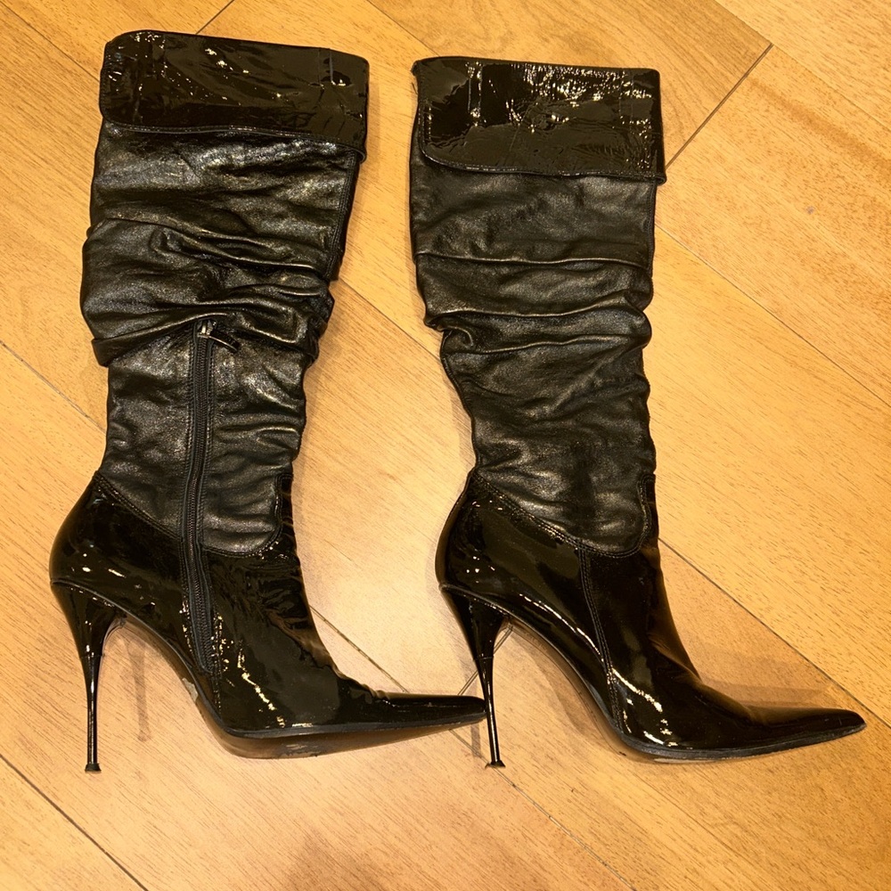Elegant Black Knee-High Patent Leather Heeled Boots